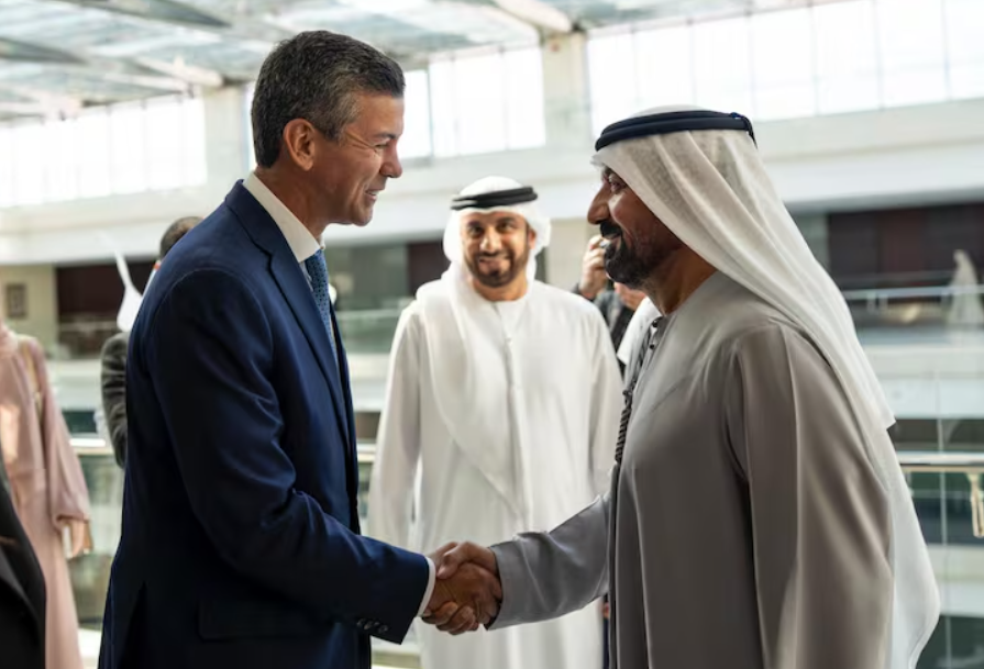 Capa: Peña confirma acordo com Emirados Árabes para o trem de cercanias