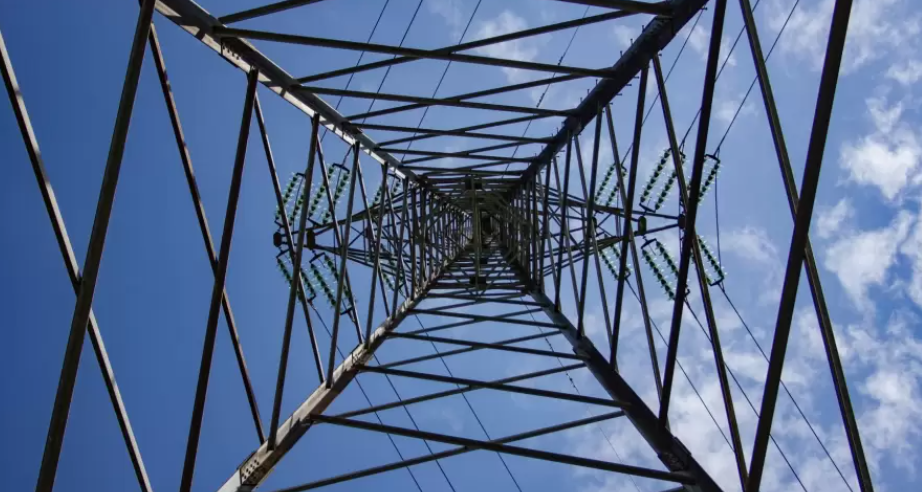 Capa: Demanda elétrica cresce em dois dígitos e acelera desafio energético no Paraguai