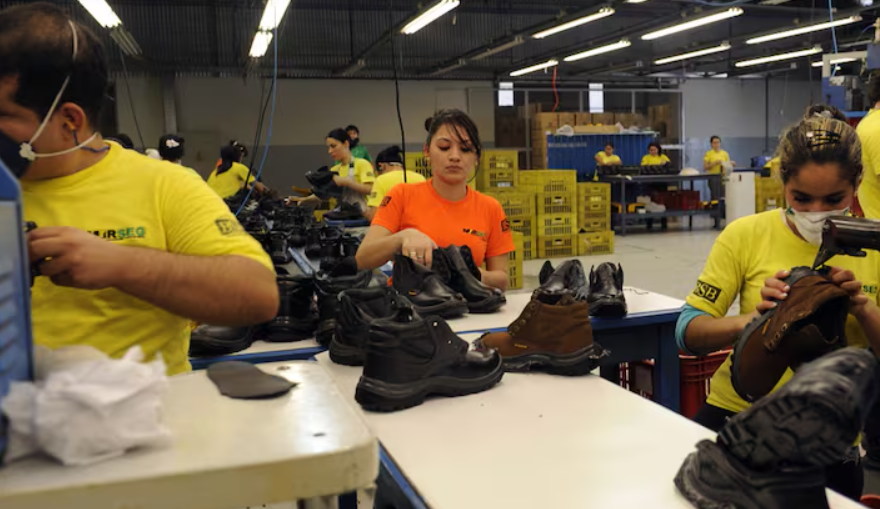 Capa: Setor maquilador capta US$ 56 milhões e projeta expansão industrial