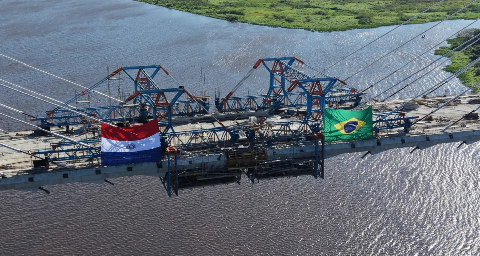 Capa: Ponte Bioceânica entra na fase final antes da inauguração