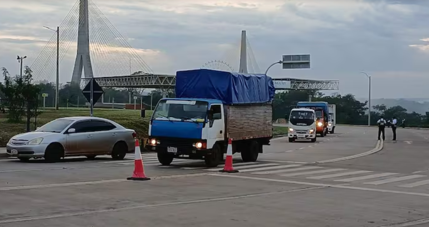 Capa: Moradores de quatro cidades poderão cruzar com veículos particulares pela Ponte da Integração