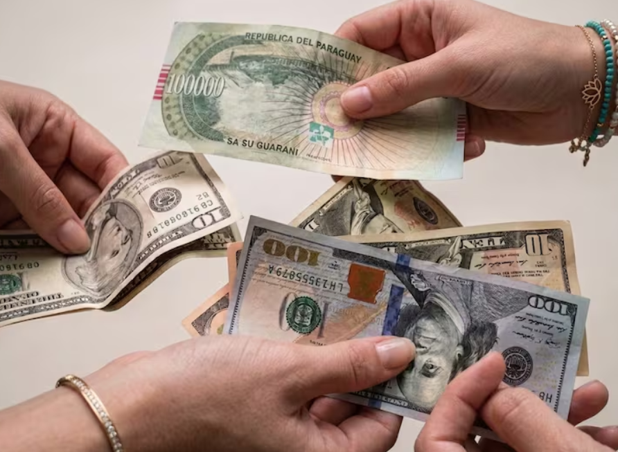 Capa: Dólar cai no Paraguai e chega a níveis não vistos desde 2018